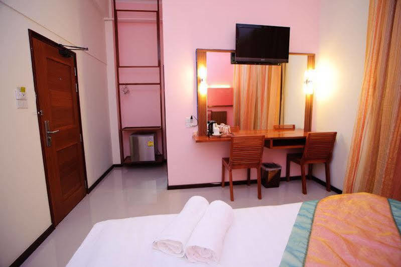 Much-Che Manta Boutique Hotel ウドーンターニー エクステリア 写真