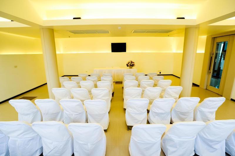 Much-Che Manta Boutique Hotel ウドーンターニー エクステリア 写真